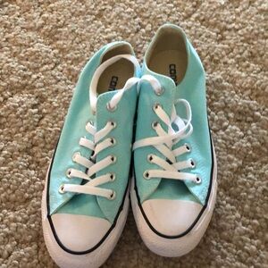 Converse like new very little wear see pics ❤️
